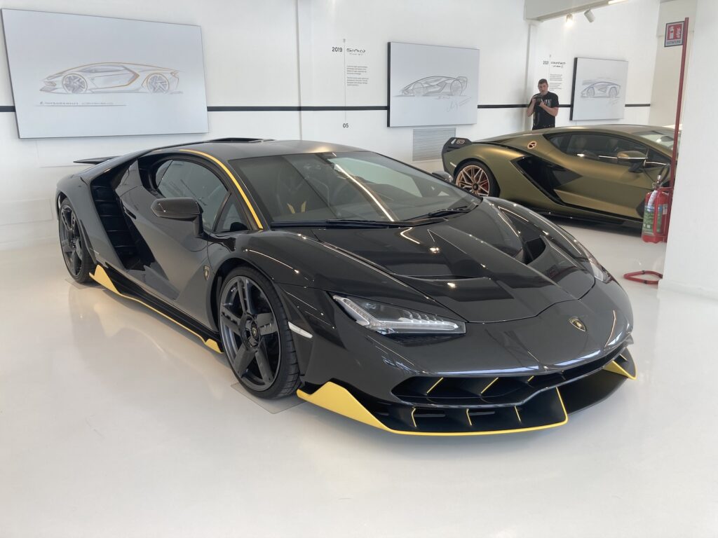 Auto Lamborghini Centenario v muzeu Lamborghini v Itálii.